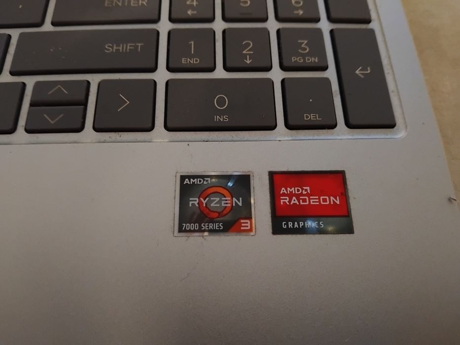Laptop HP Ryzen3