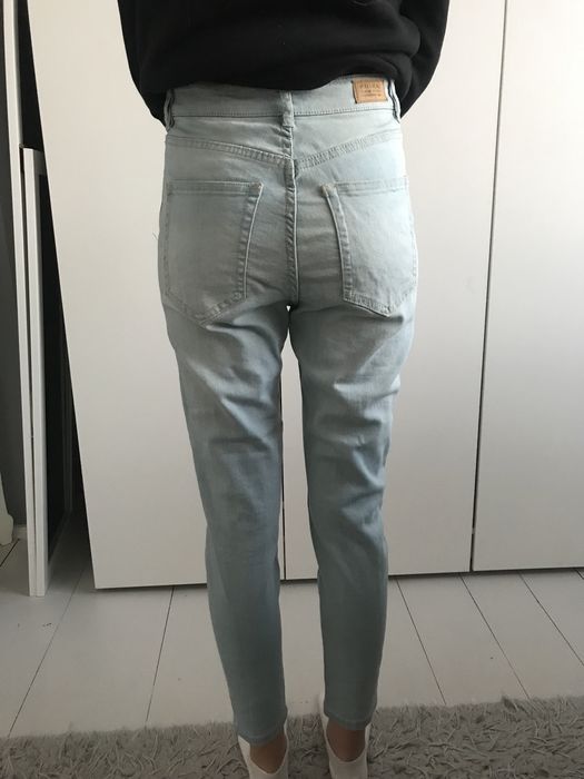 Pull&Bear Spodnie 38 z przetarciami