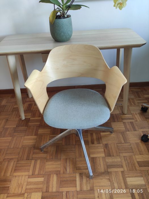 Cadeira de escritório IKEA FJÄLLBERGET
Cadeira p/escritório c/rodízios