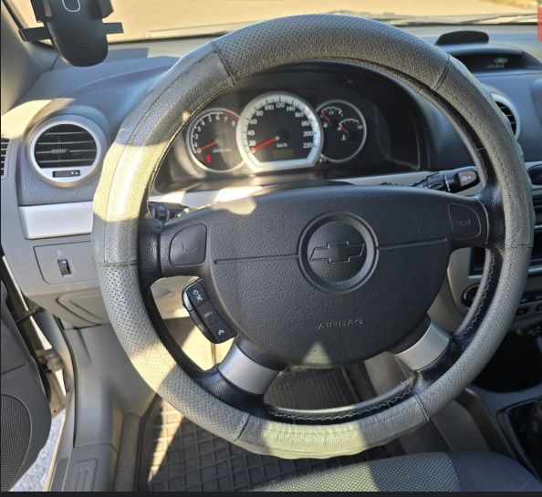 Автомобіль Chevrolet Lacetti 1.8 CDX