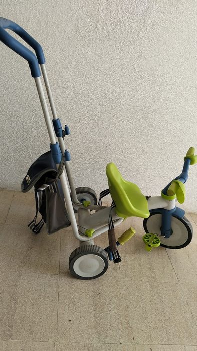 Triciclo criança com bolsa e guião para empurrar