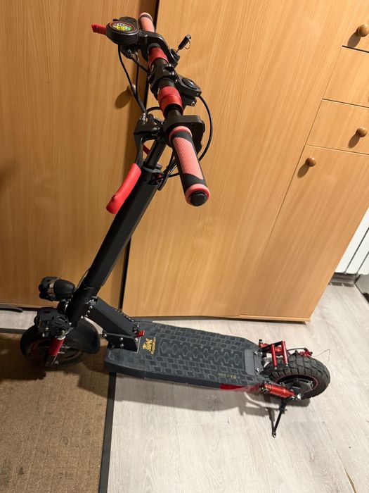 Электро самокат в отличьном состоянии.