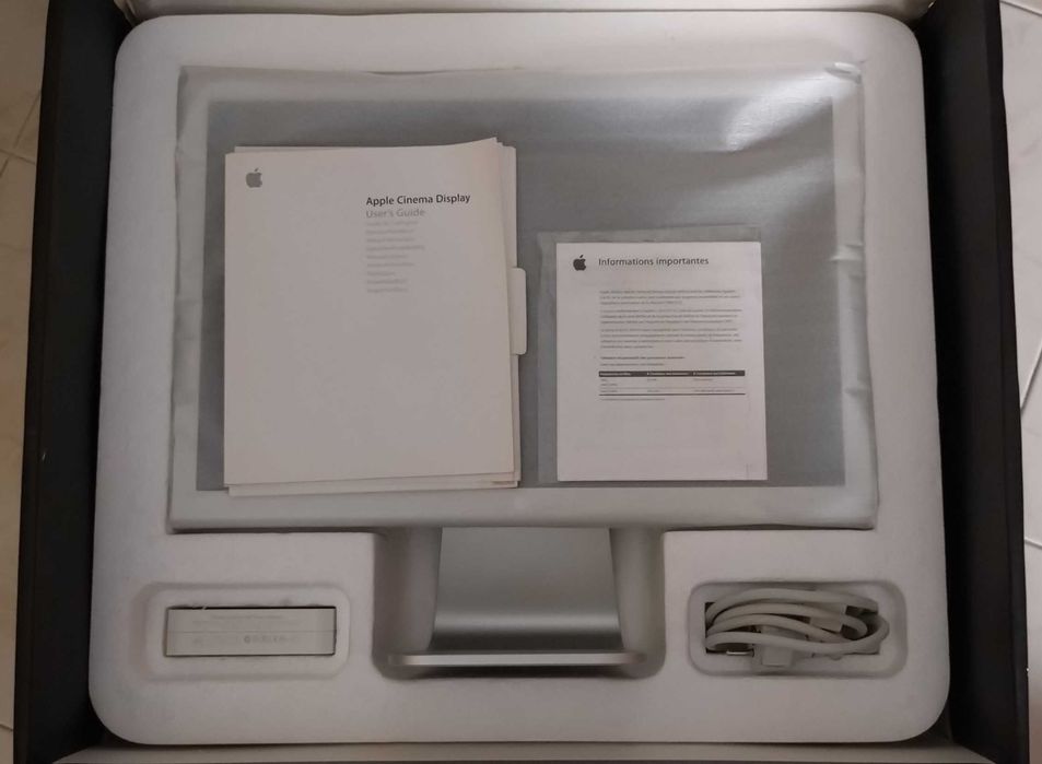 Apple Cinema Display (20 Polegadas)