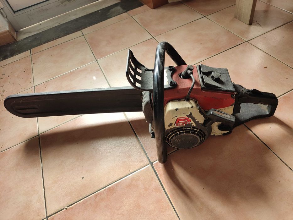 Motosserra muito boa