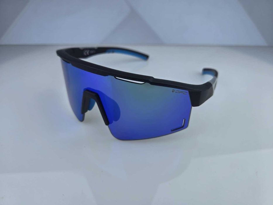 Okulary przeciwsłoneczne OPC ALL ROUND - model powystawowy