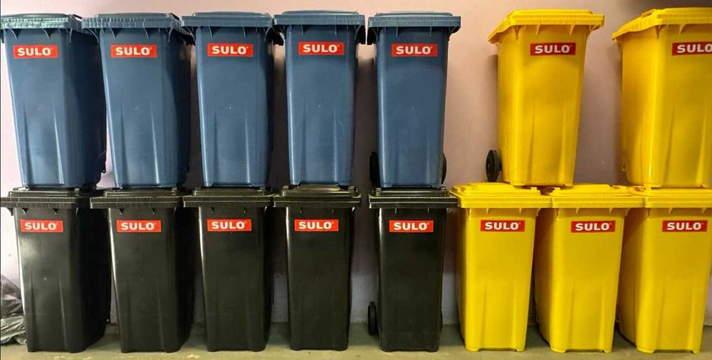 Пластикові сміттєві баки на 120 л