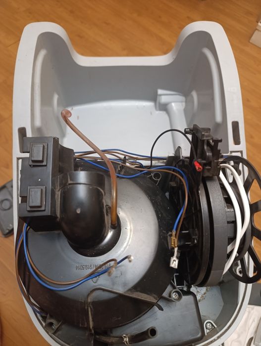 Два моющих Пылесоса Zelmer aquawelt 1700w в отличном состоянии