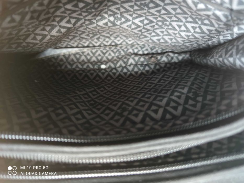 Torebka czarna ,listonoszka  ala Tous