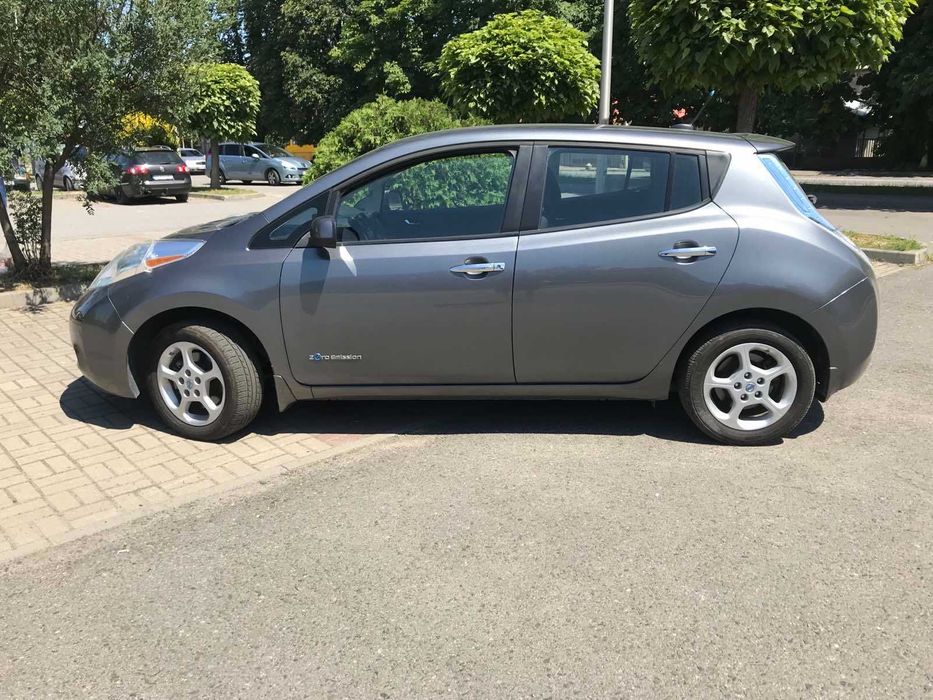 Оренда / прокат авто ( електромобіля )