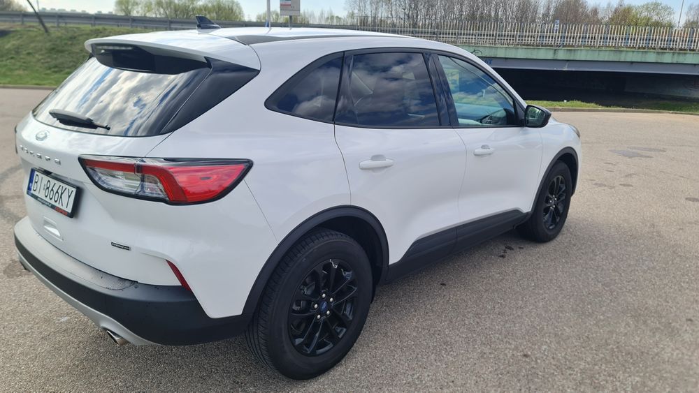 Ford Escape 2,5 hybryda z 2020 roku