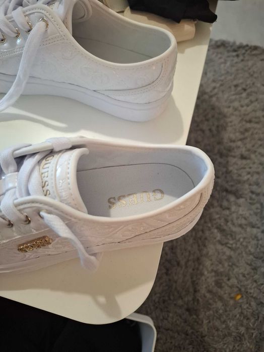 Tenis da guess novo