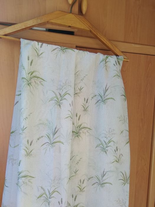 Продам тюль. 2 шт.