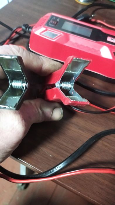 Зарядний пристрій 8шт під ремонт