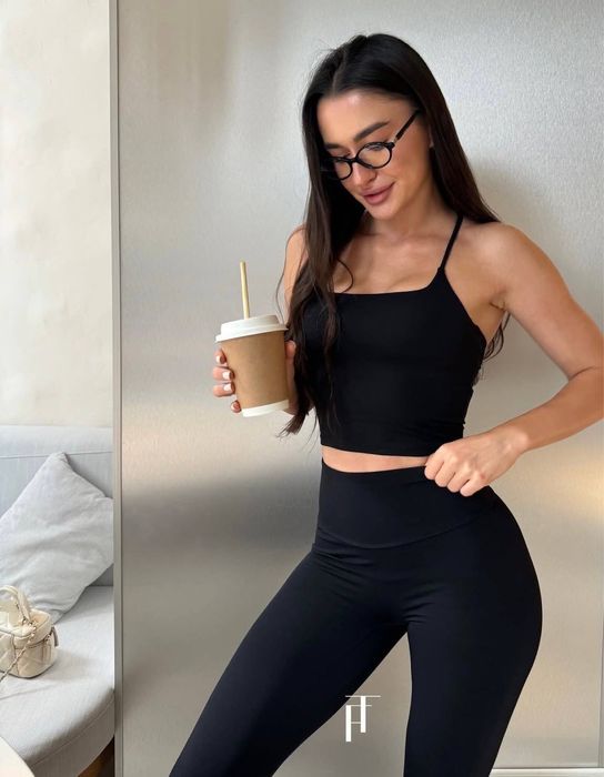 Майка чорна з чашками нова Topsfit