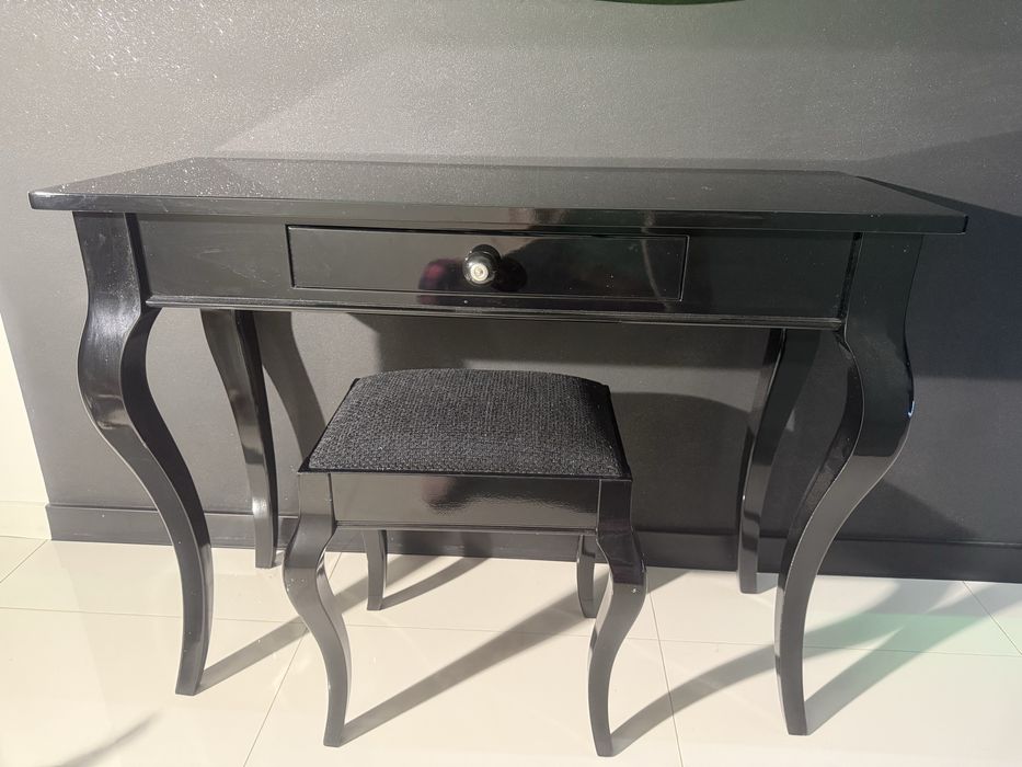 Toaletka czarny polysk styl ludwikowski