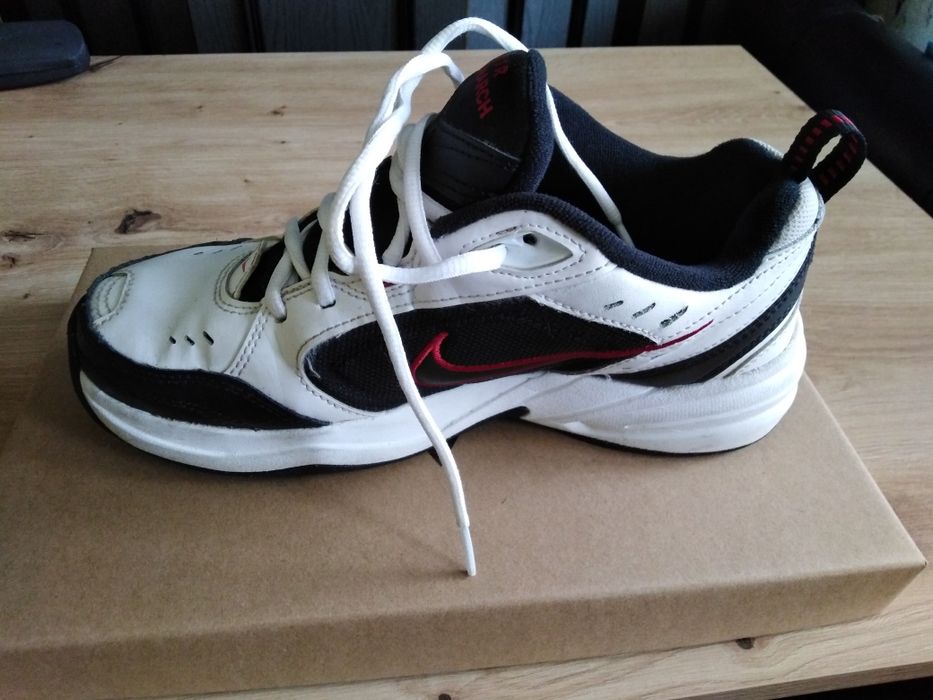 Buty nike air monarch IV