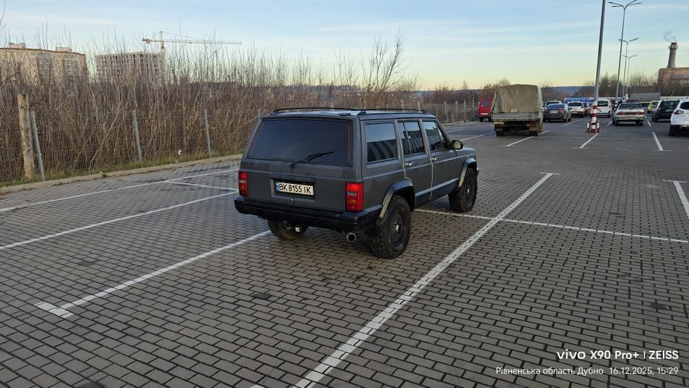Jeep Cherokee XJ. Джип Чирокі.