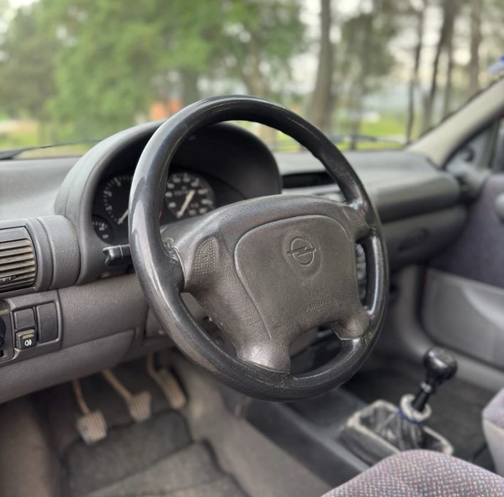 Opel corsa b 1.2i GLS  1995