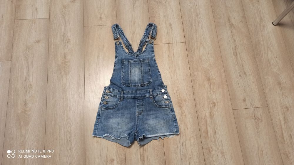 Ogrodniczki jeansowe, krótkie spodenki rozmiar S