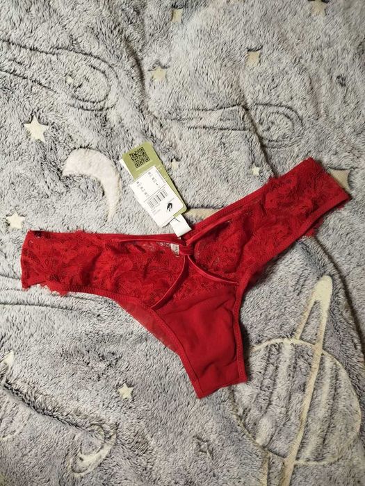 Різні кружевні трусики стрінги intimissimi ,М
