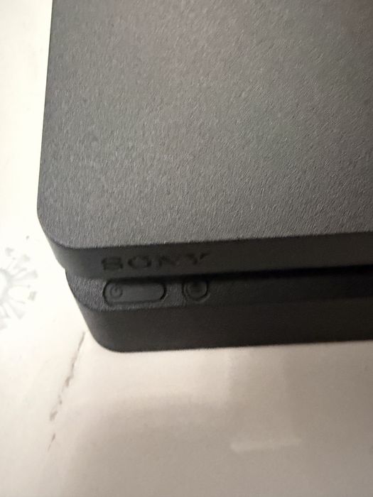 Playstation 4 stan znakomity sporadycznie używany