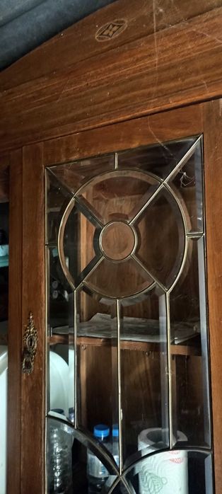 Móveis antigos. Motivo desocupar