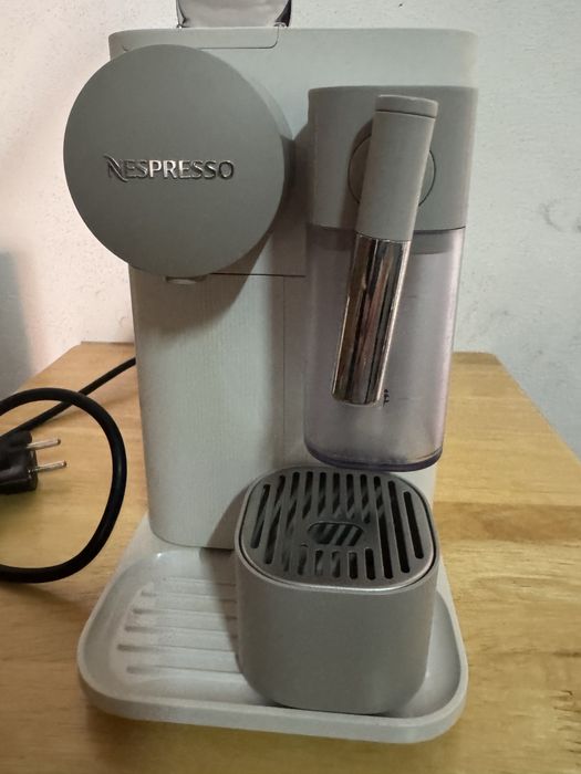 máquina de café de cápsulas De'Longhi Nespresso Lattissima One