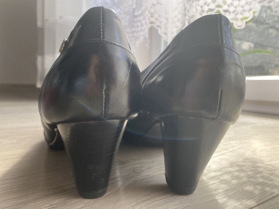 Duże damskie buty 44/45 skóra naturalna półbuty/czółenka czarne