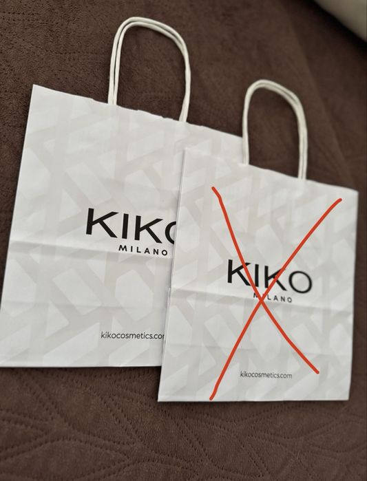 Подарункові і брендові пакети різних марок.