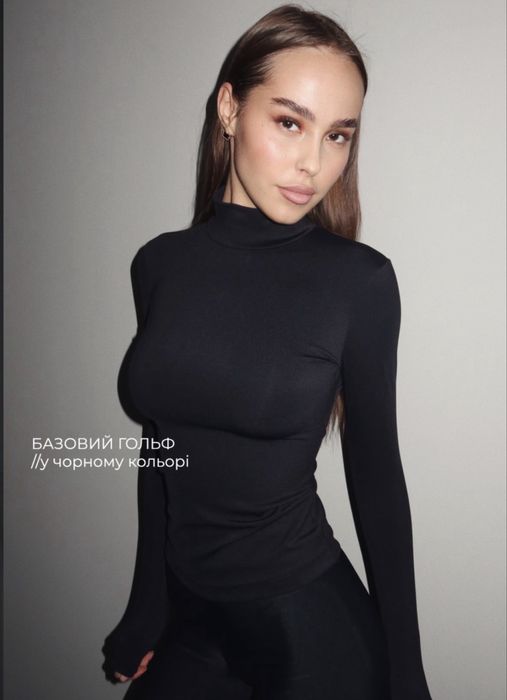 Чорний гольф водолазка с ainsains