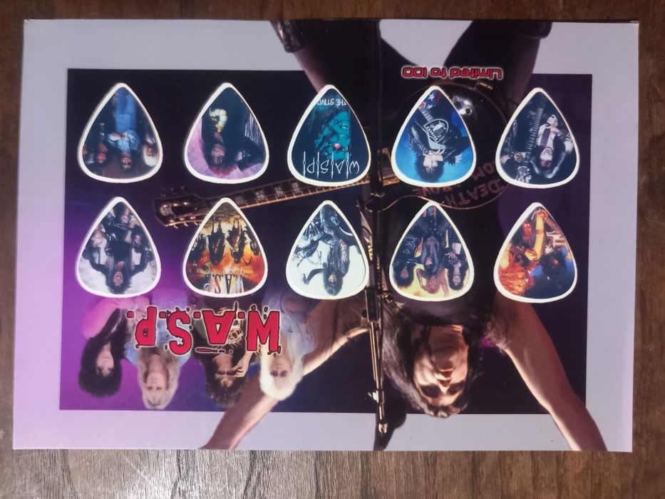 10 palhetas da banda WASP