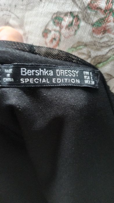 Mini sukienka cekinowa