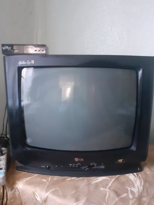 Телевізор  LG кольоровий в робочому стані