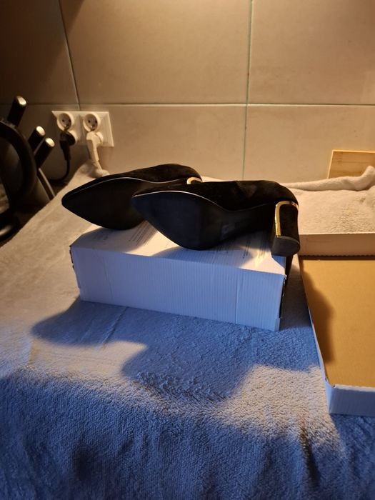 Sprzedam Nowe buty na szerokim obcasie