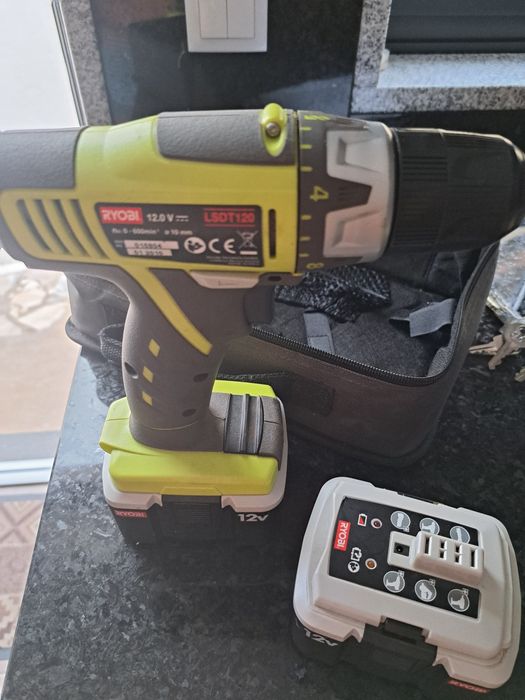 Vendo máquina  ryobi completamente  como nova  mt  poucas vezes ousada