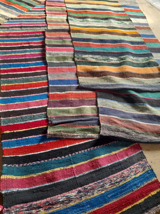 Рушники вишиті?доріжки домотканні