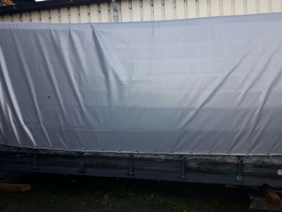 Vendo carroçaria com capota de camião