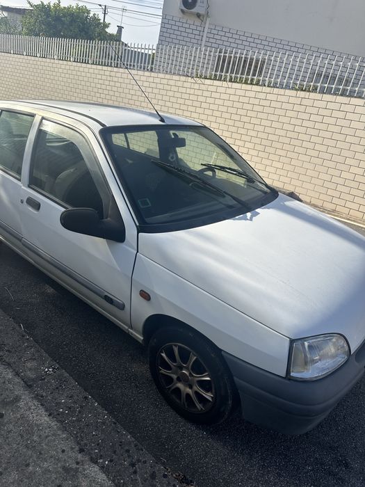 Reno clio pegar e andar