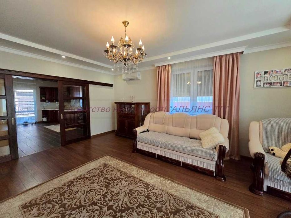 Будинок з ремонтом та меблями , вільний , 9 сот