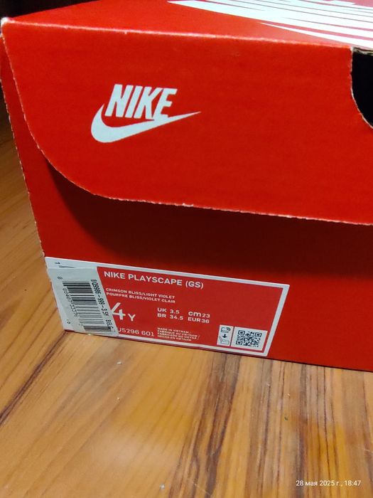 Оригінальні сандалі Nike,для молодої дівчини