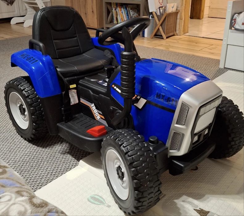 Дитячий електромобіль Синій трактор з причепом