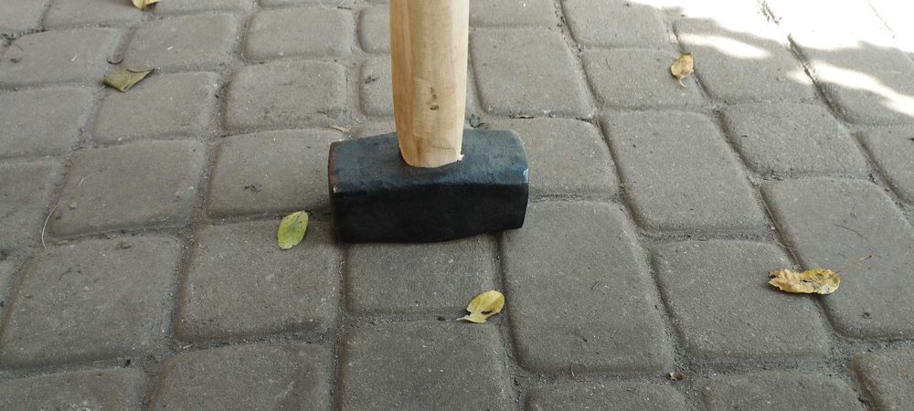 Młot 5kg , nowy trzonek , stary porządny