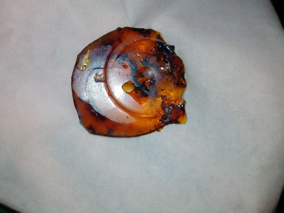 Продам янтарь молодой, копаль