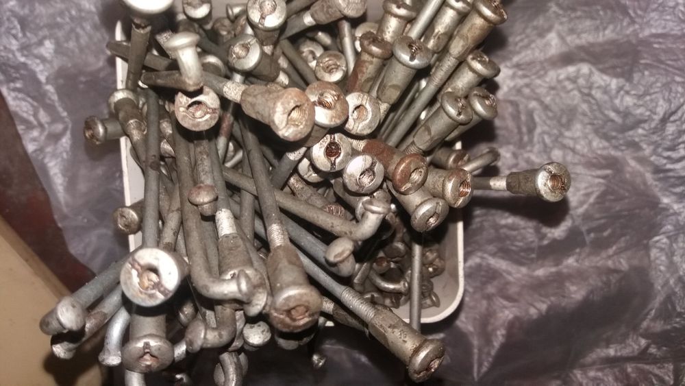 Спиці мотоцикла МТ.