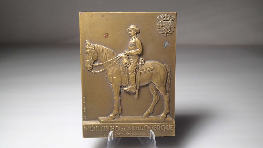 Placa em Bronze de Mousinho de Albuquerque
