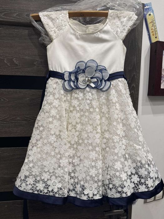 Святкова сукня біло-синя на зріст 122-134