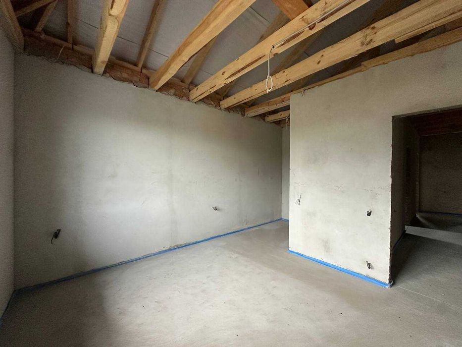 Сучасний Будинок в Обарові з власною ділянкою 7 сот.