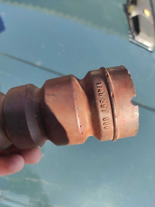 Відбійник заднього амортизатора VW Passat B4