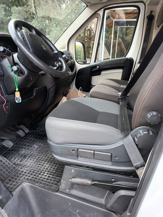 Samochod dostawczy Peugeot Boxer