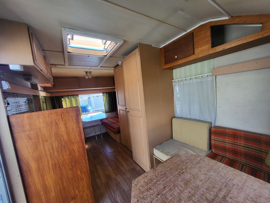 Rolote c/ WC e documentos